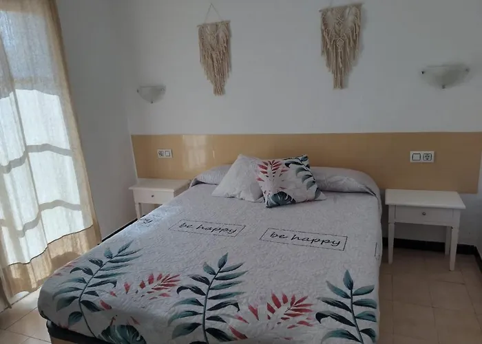 Con Piscina Y Terraza En Ciudadela De Menorca Apartment *