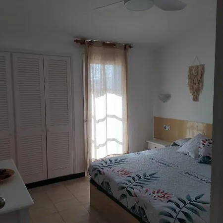 Con Piscina Y Terraza En Ciudadela De Menorca * Кала-эн-Бланес